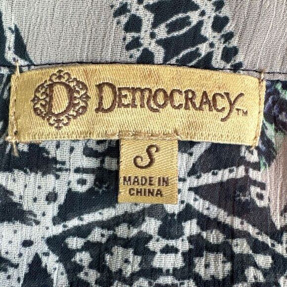 Democracy Boho Chic Printed Wrap Blouse Asymmetrical Hem Top Size Medium - Picture 6 of 7